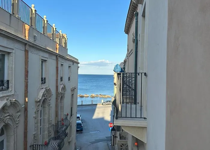 Arche Bed & Breakfast 4*